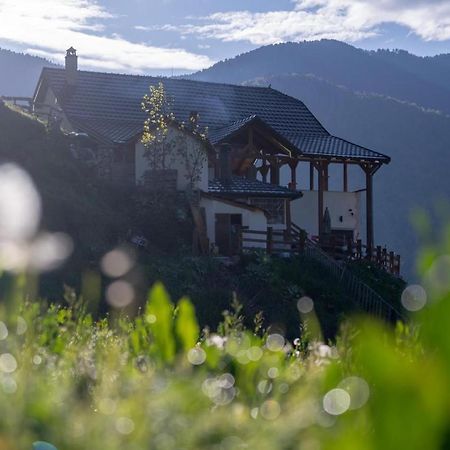 Zeneli Alpin Chalet Cerem Exterior photo