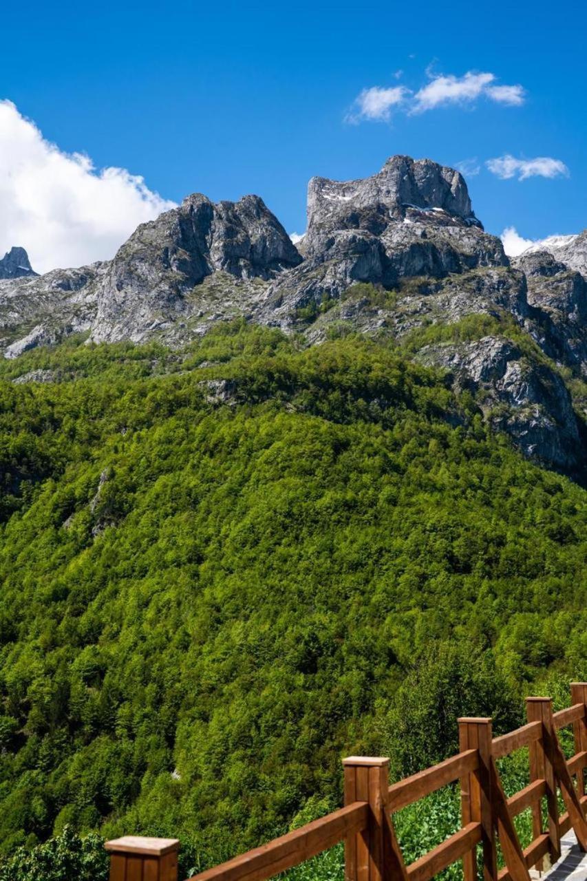 Zeneli Alpin Chalet Cerem Exterior photo